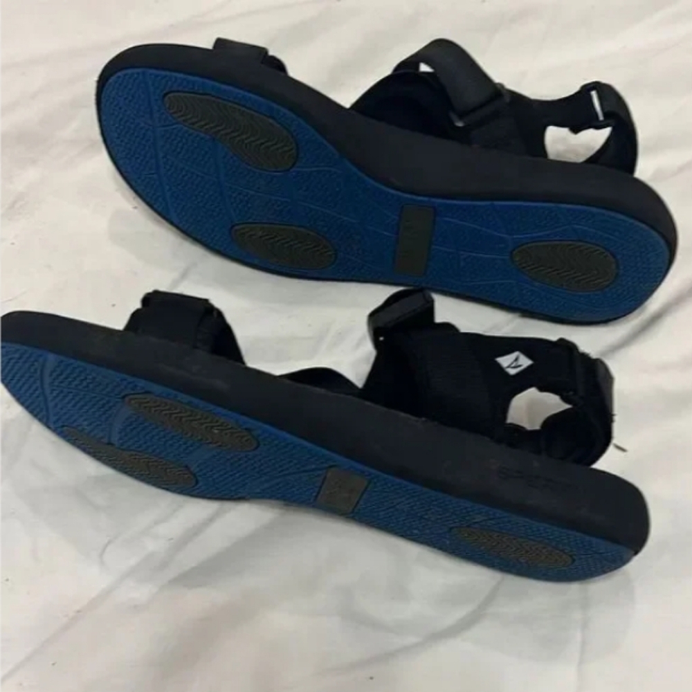 Waterproof strap sandals - Picture 2 of 7